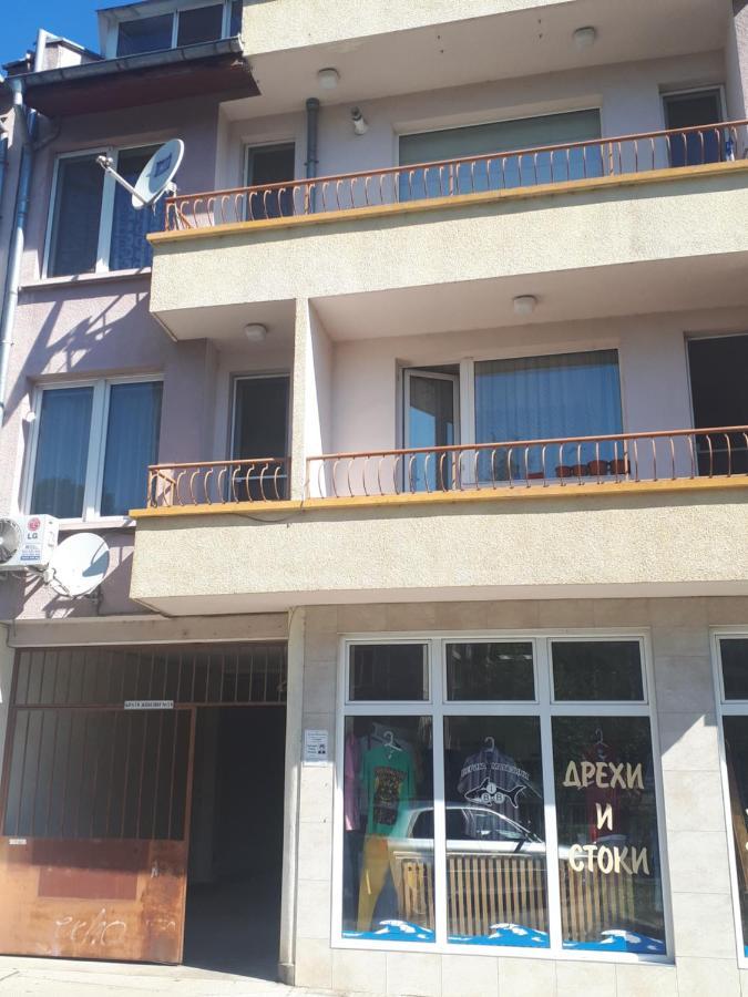 Hostex Vintage Apartment Stara Zagora Ngoại thất bức ảnh